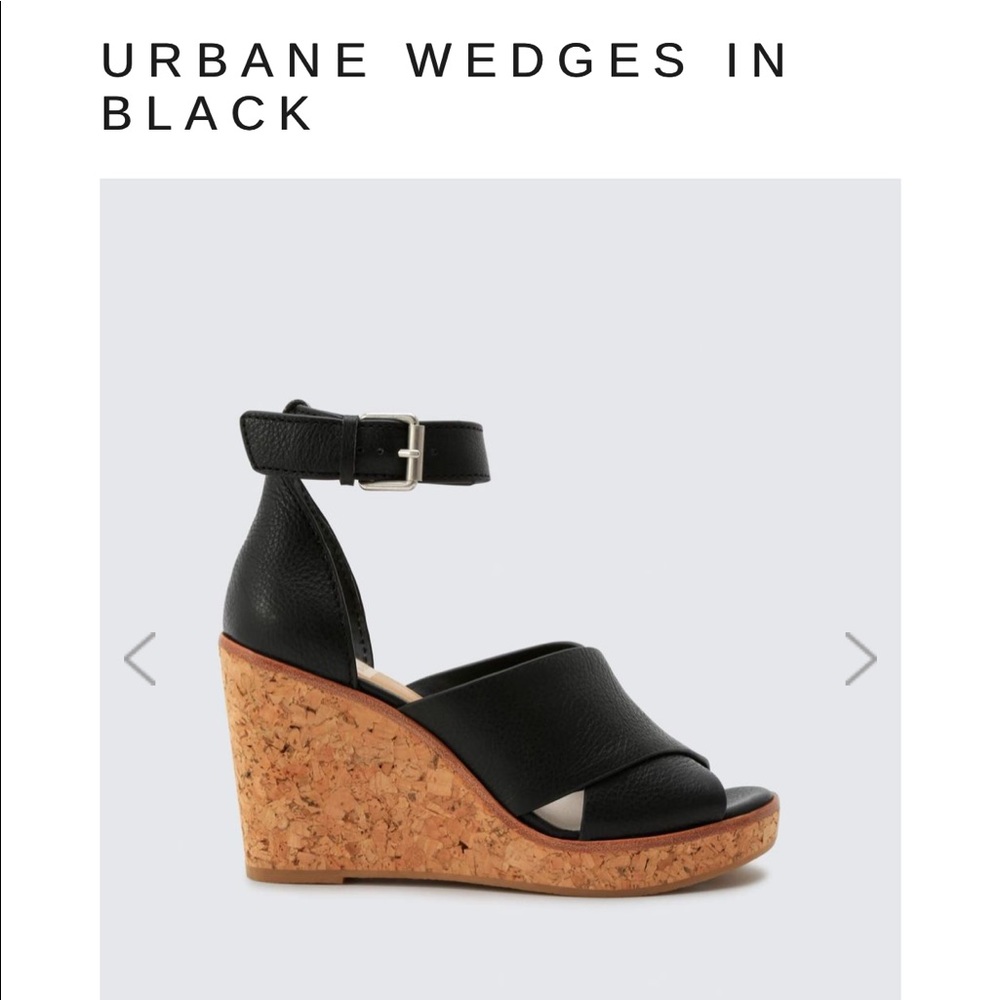 URBANE WEDGES IN BLACK - basically new